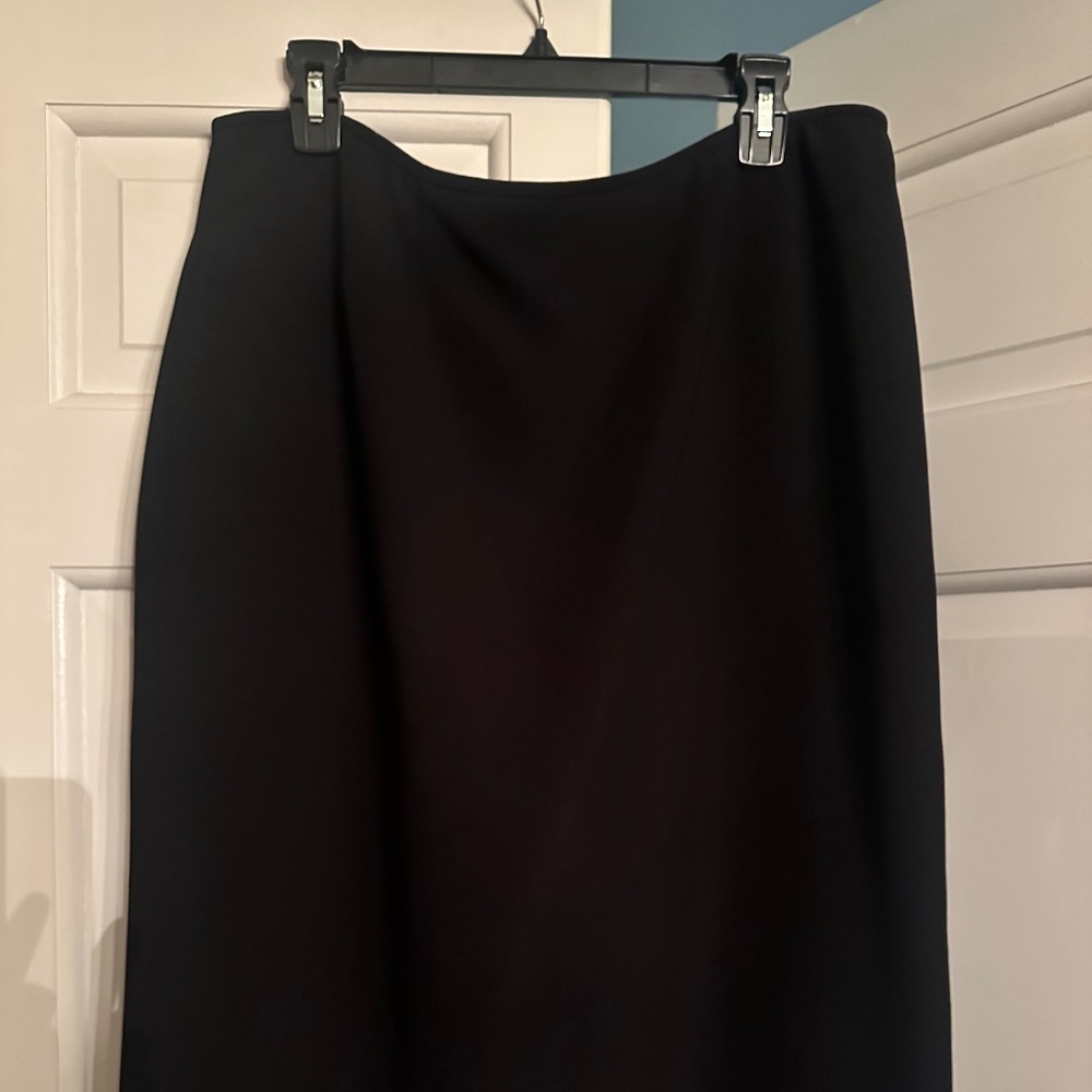 Kasper Women's Black Pencil Skirt Professional Work Wear Back Zip, Size 16, NWT